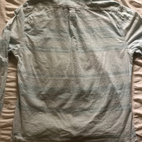 Marine Layer Lightweight Pocket Button Up Shirt - Picture 3 of 4